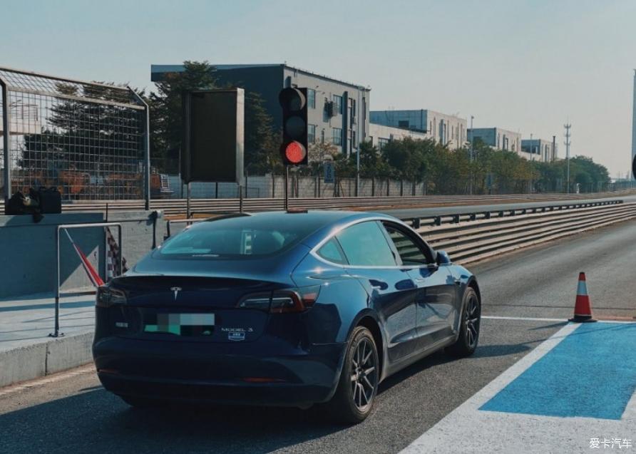 特斯拉Model 3 SR提车及详细用车作业