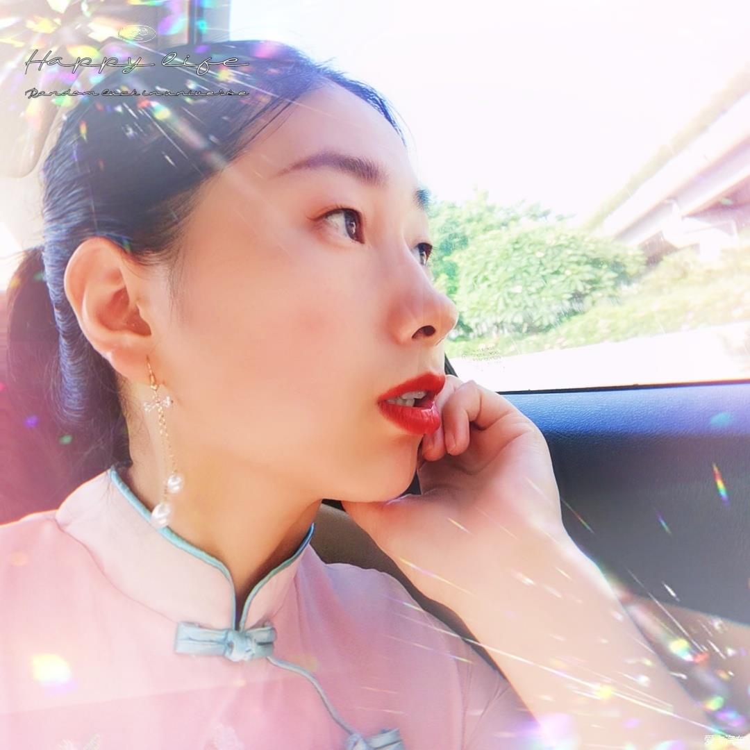 旗袍控小姐姐与她新入手的宝马5系，不小心被大叔入了心。