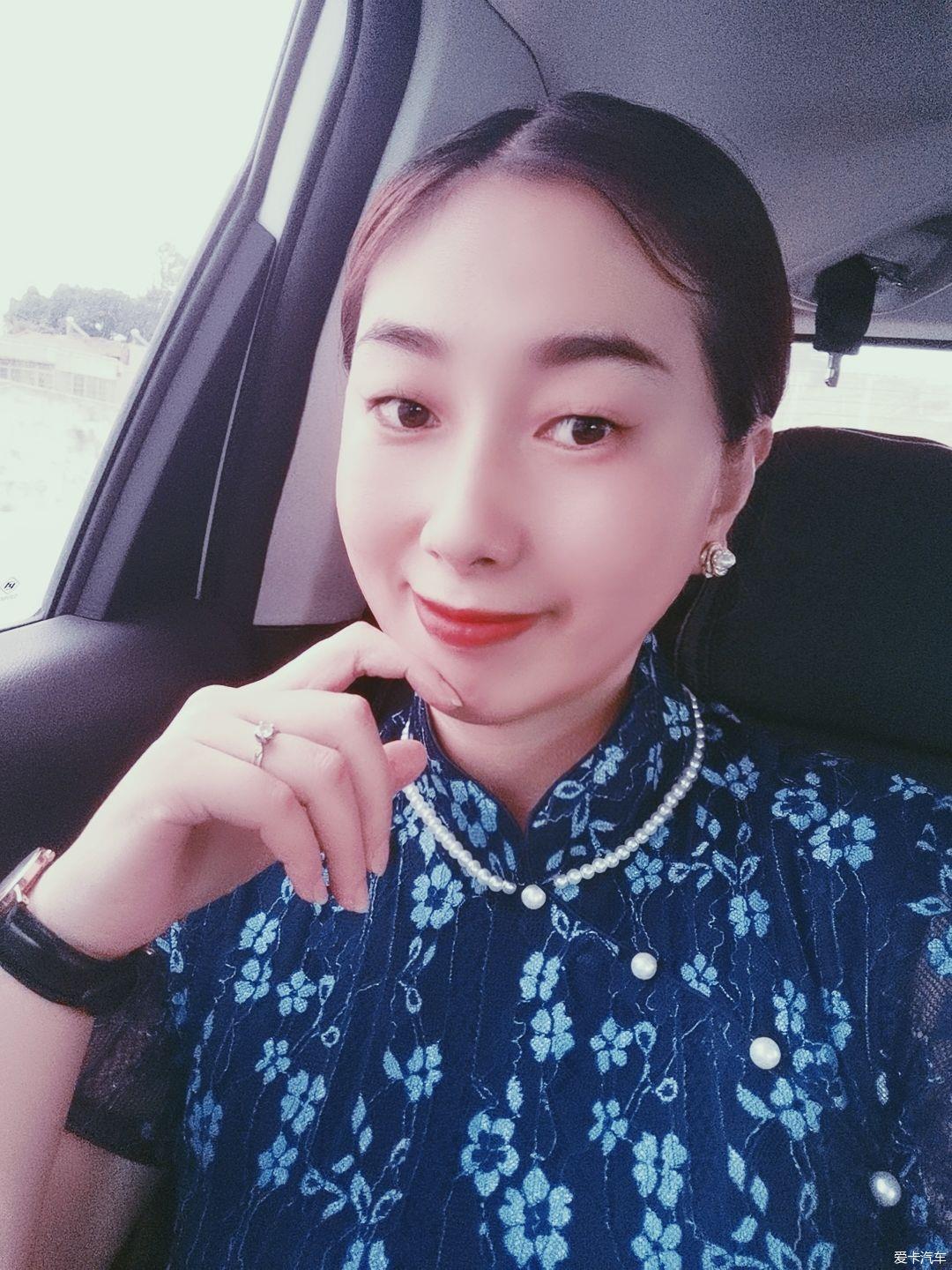 旗袍控小姐姐与她新入手的宝马5系，不小心被大叔入了心。