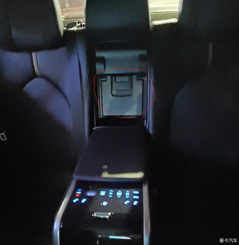 2.5Q凯美瑞提车流水作业