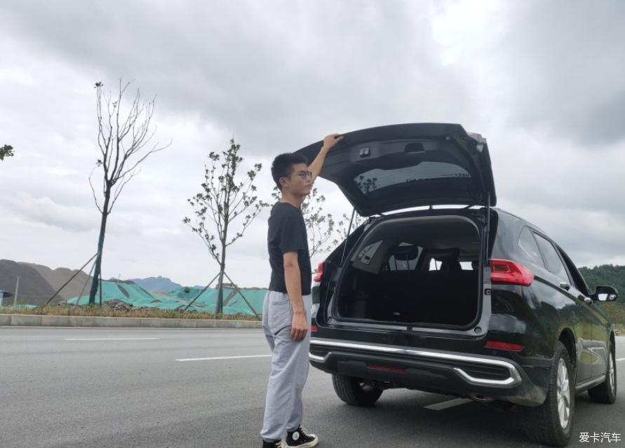 哈弗M6PLUS陪伴的第一个秋天