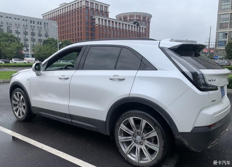豪华二线凯迪XT4提车