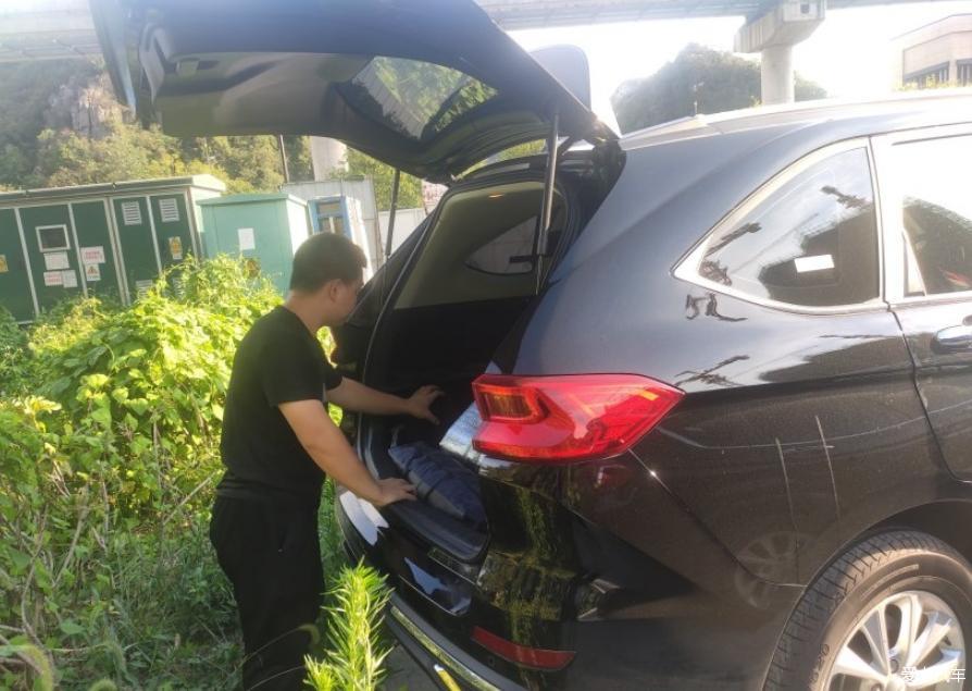 把车里都收拾一下