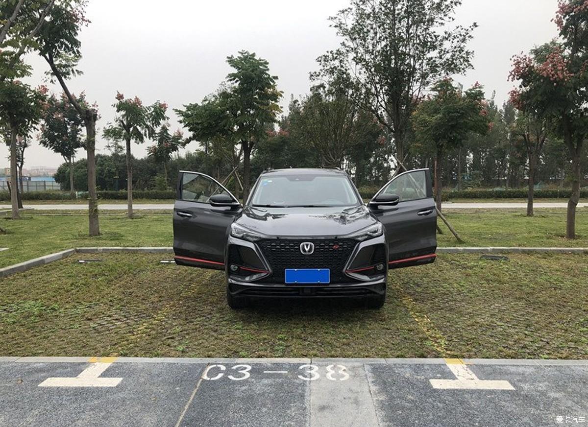 国产SUV神器长安CS75 PLUS