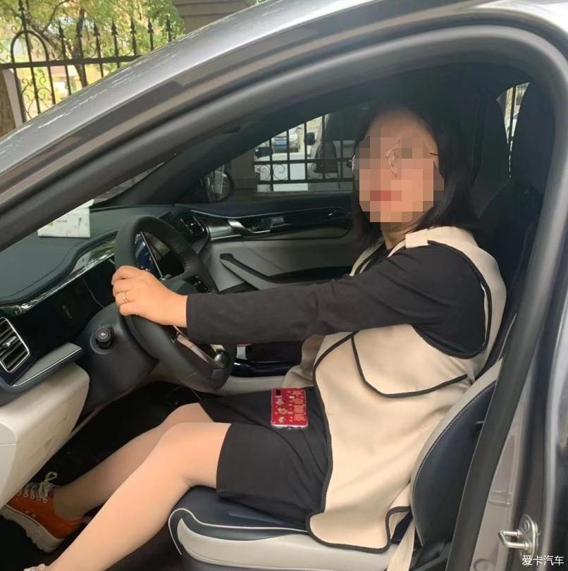 我和小秦的第一个月