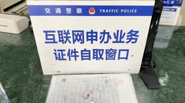 成都首台2022款奔驰C260L提车详细作业