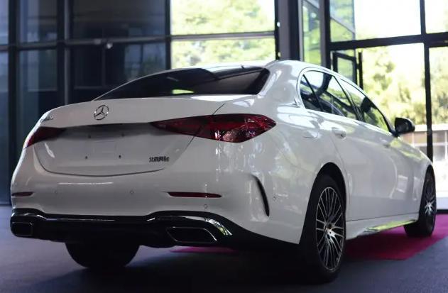 成都首台2022款奔驰C260L提车详细作业