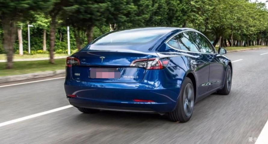 买辆特斯拉Model 3吧！