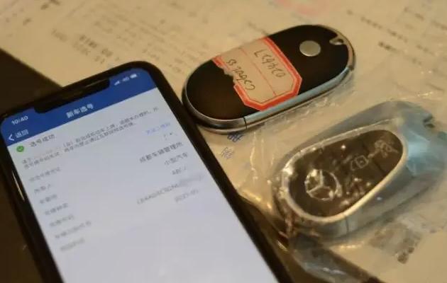 成都首台2022款奔驰C260L提车详细作业
