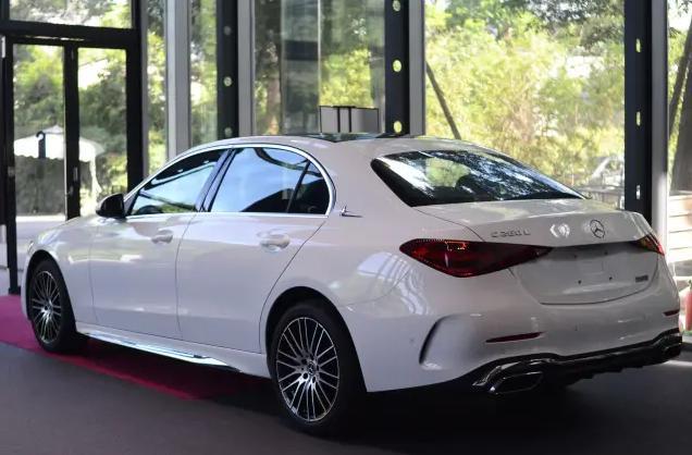 成都首台2022款奔驰C260L提车详细作业