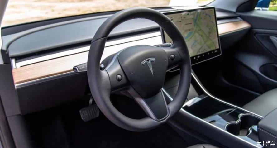 买辆特斯拉Model 3吧！