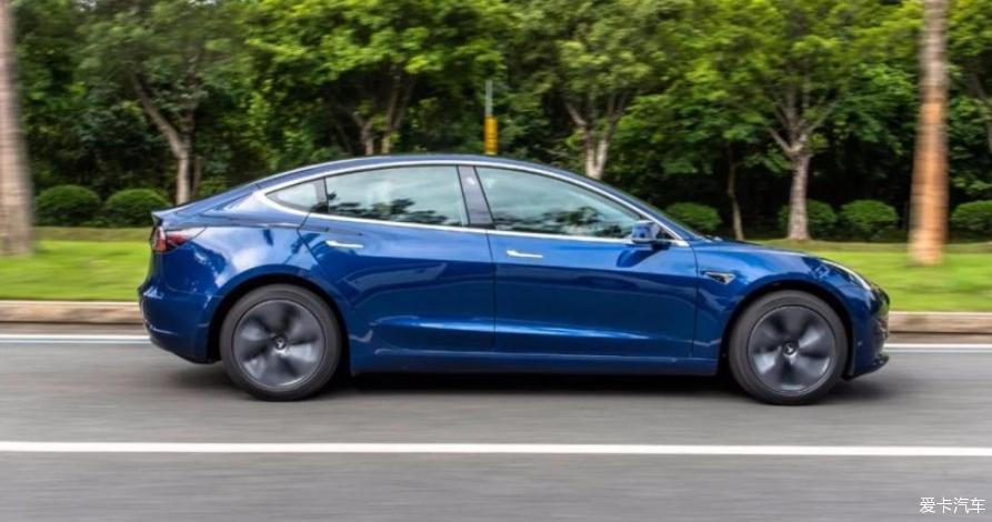 买辆特斯拉Model 3吧！