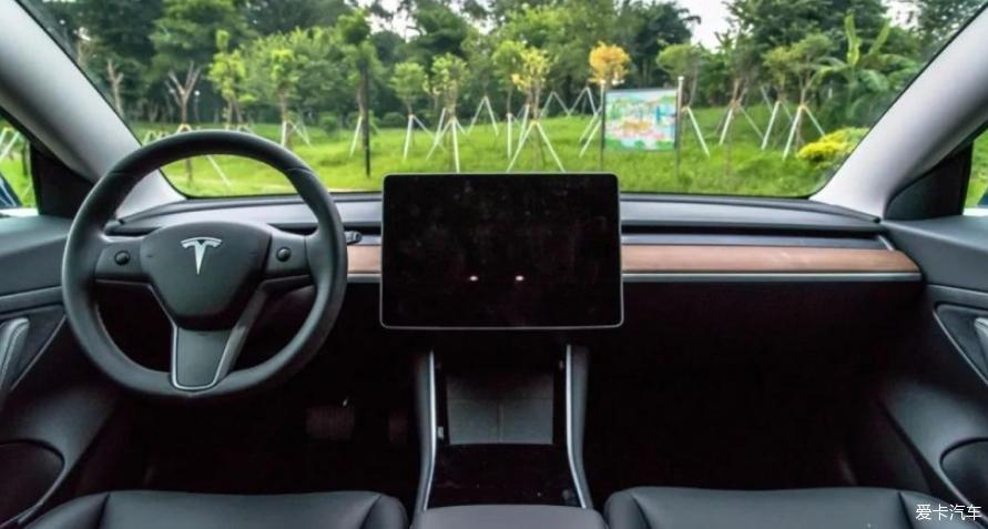 买辆特斯拉Model 3吧！