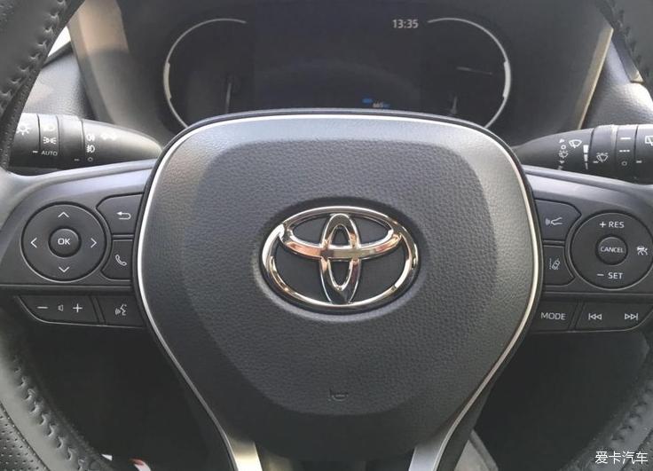 20万级别最受家庭欢迎的SUV丰田RAV4！