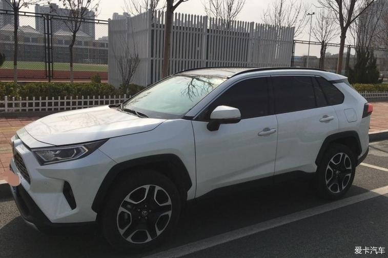 20万级别最受家庭欢迎的SUV丰田RAV4！