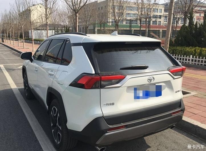 20万级别最受家庭欢迎的SUV丰田RAV4！