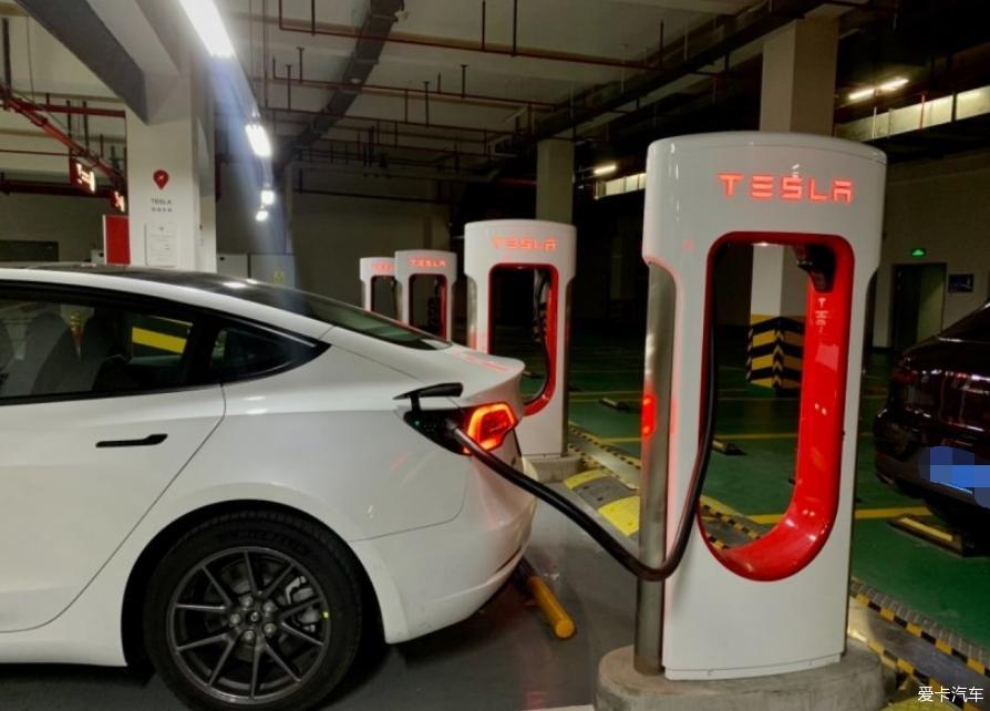 提车10来天，分享MODEL 3 加小改