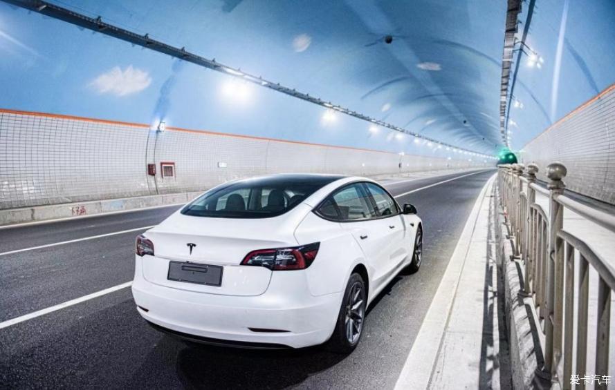 提车10来天，分享MODEL 3 加小改