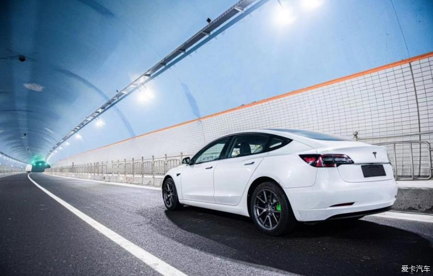 提车10来天，分享MODEL 3 加小改