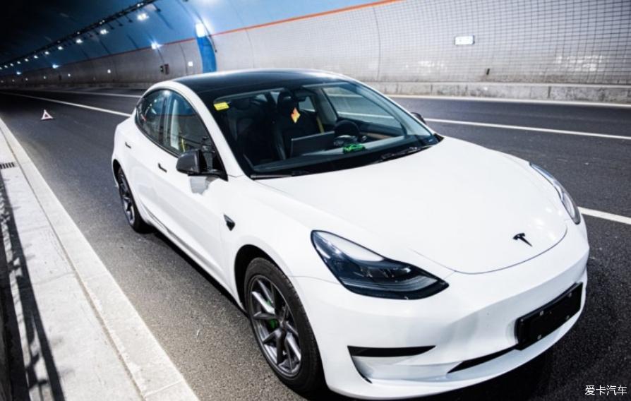 提车10来天，分享MODEL 3 加小改