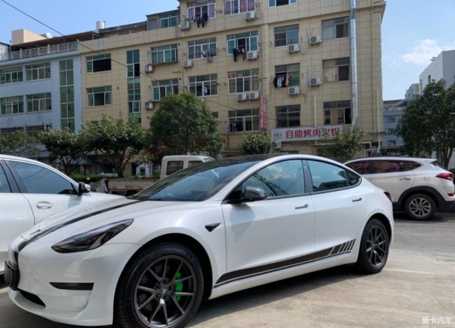 提车10来天，分享MODEL 3 加小改