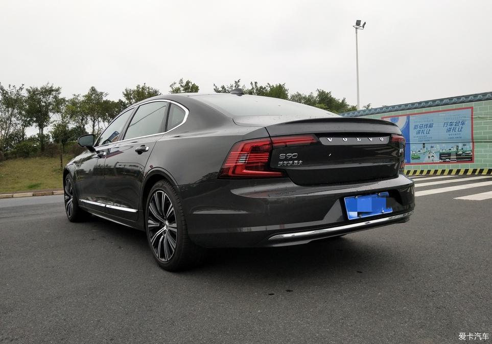 沃尔沃S90怎么样？我和媳妇的共同选择