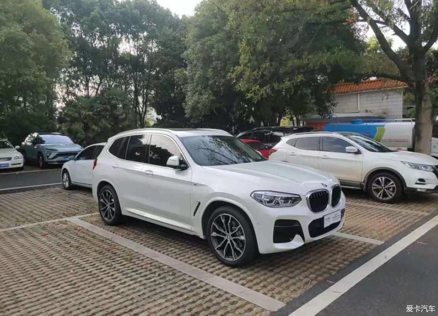 补发X3 30i 矿石白+摩卡 提车作业