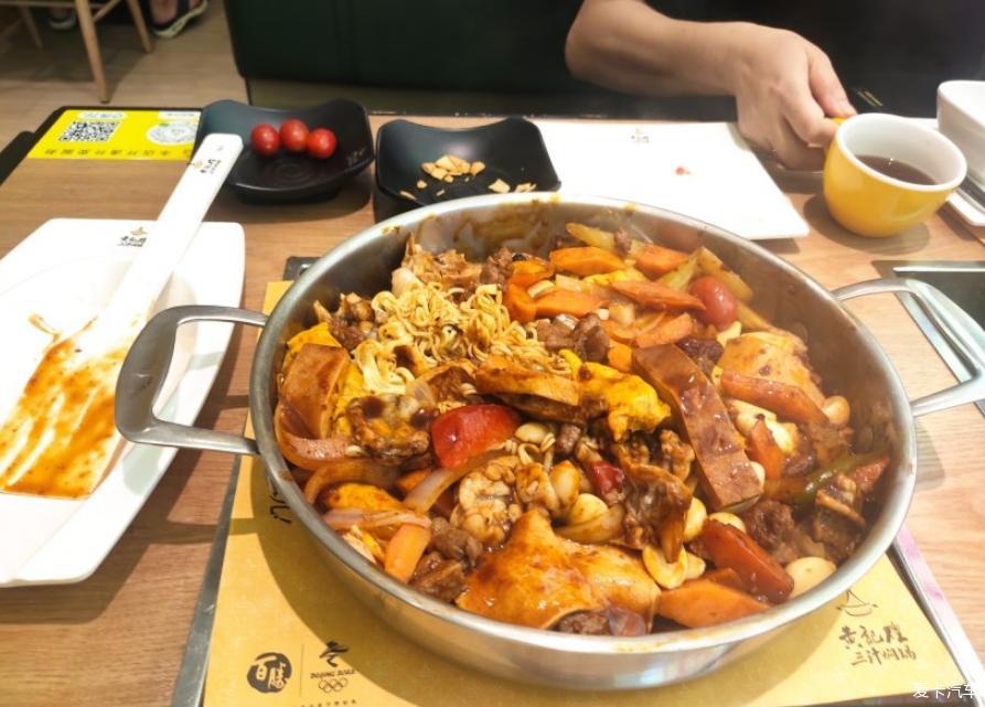 太久没出去了，开着哈弗M6 PLUS去逛街