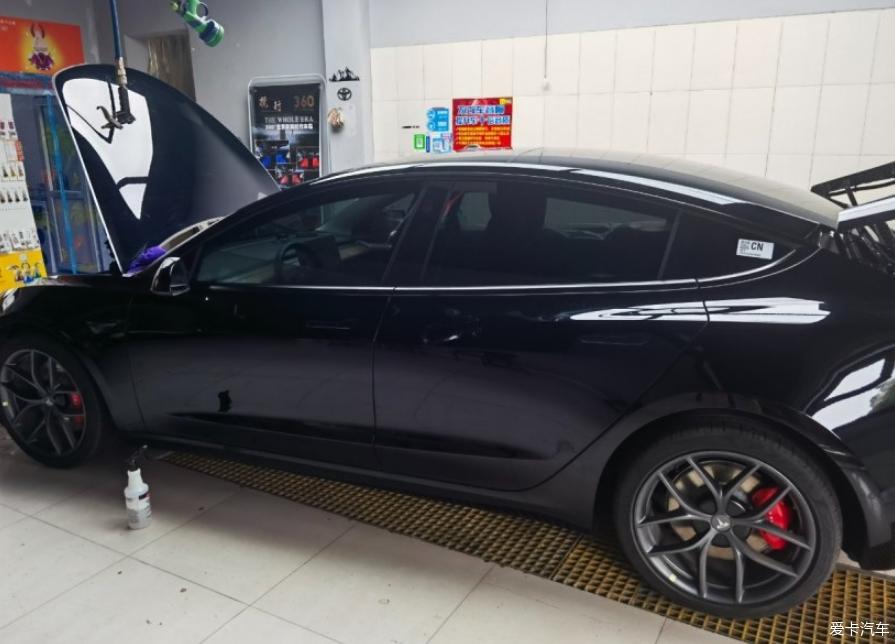 致敬30岁的自己喜提特斯拉Model3 Perfo