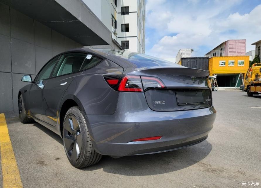 分享2021 Model 3 冷光银提车