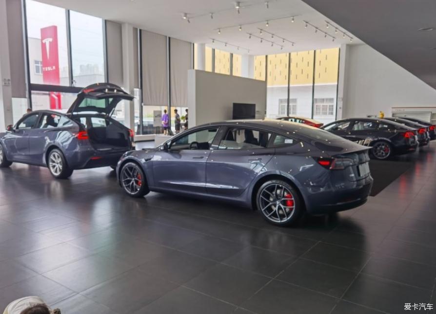 致敬30岁的自己喜提特斯拉Model3 Perfo