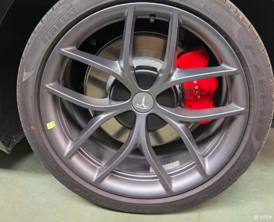 致敬30岁的自己喜提特斯拉Model3 Perfo