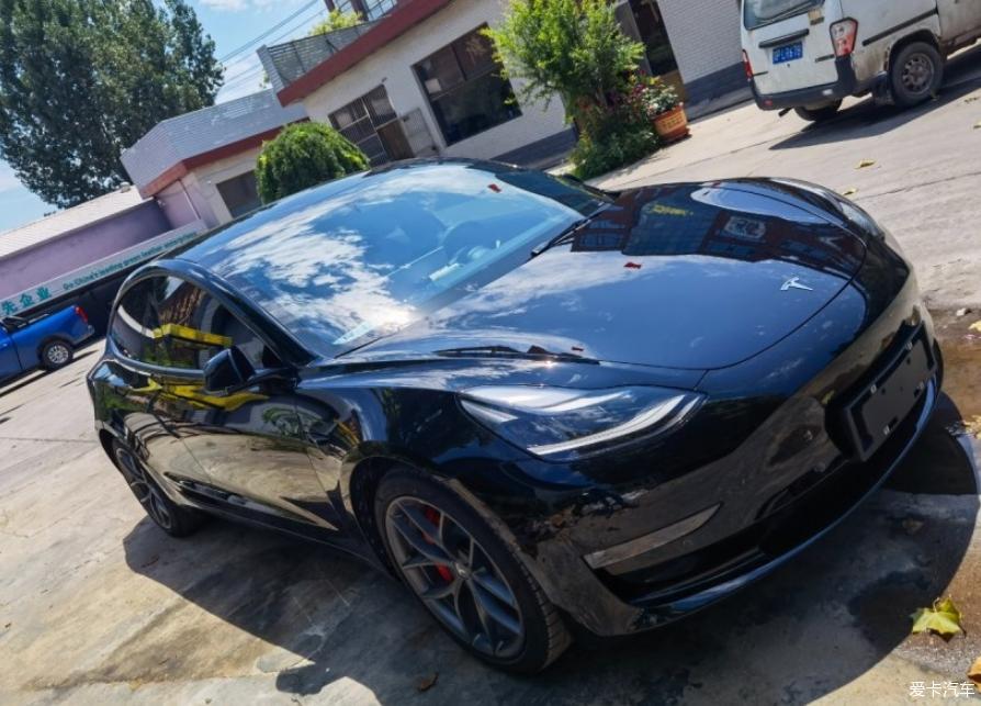 致敬30岁的自己喜提特斯拉Model3 Perfo
