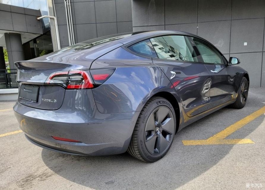分享2021 Model 3 冷光银提车