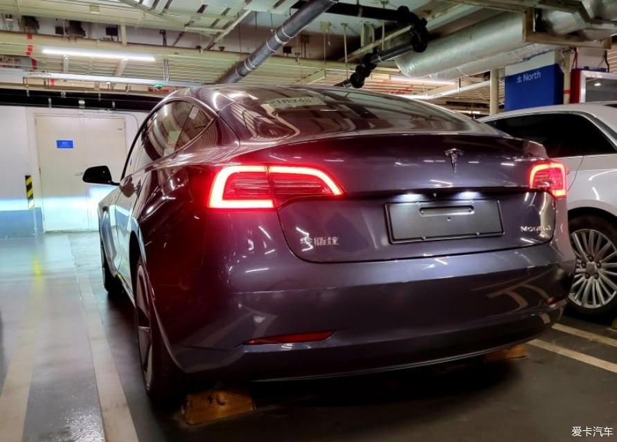 分享2021 Model 3 冷光银提车
