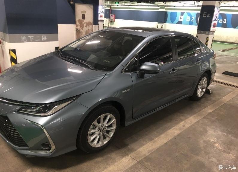 一台真正省油的车丰田卡罗拉双擎是你不二的选择！