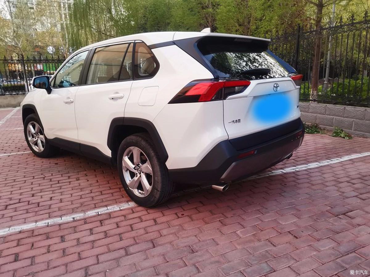新款RAV4荣放给我眼前一亮由里子有面子
