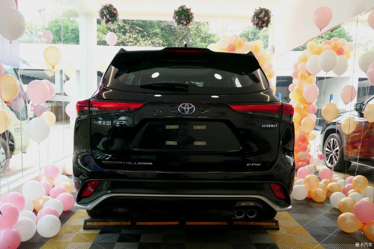 【2021新车】耀世登场，喜提CROWN皇冠陆放！