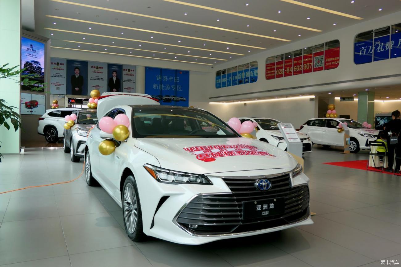 【2021新车】耀世登场，喜提CROWN皇冠陆放！