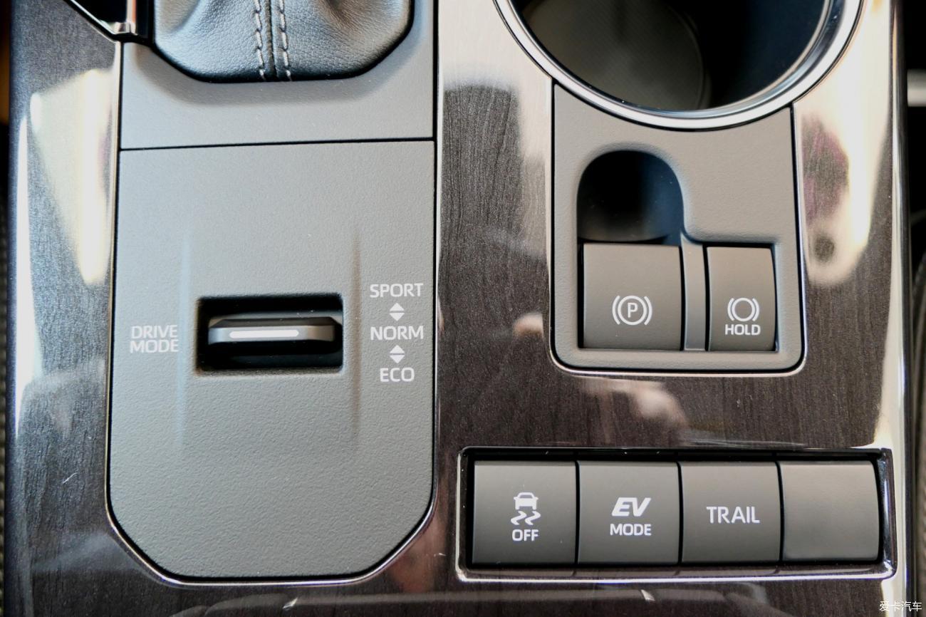 【2021新车】耀世登场，喜提CROWN皇冠陆放！