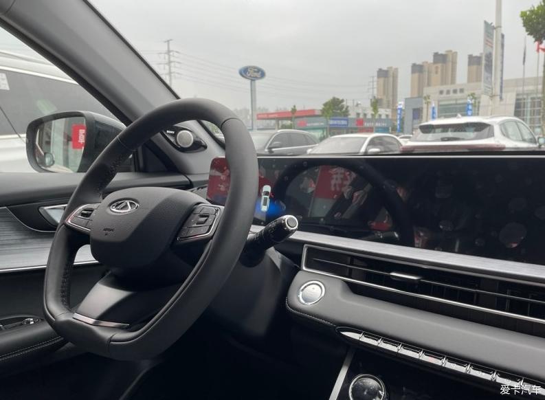 国产SUV瑞虎7 plus近距离欣赏
