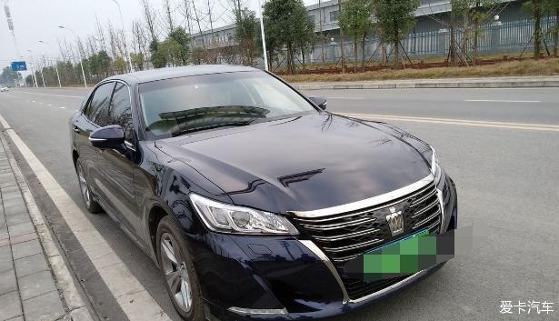 新瓶放老酒感受不一样的丰田皇冠
