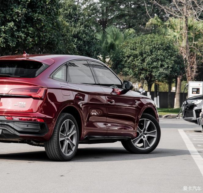 运动感十足给你不一样的驾驶感受奥迪Q5L Sportback