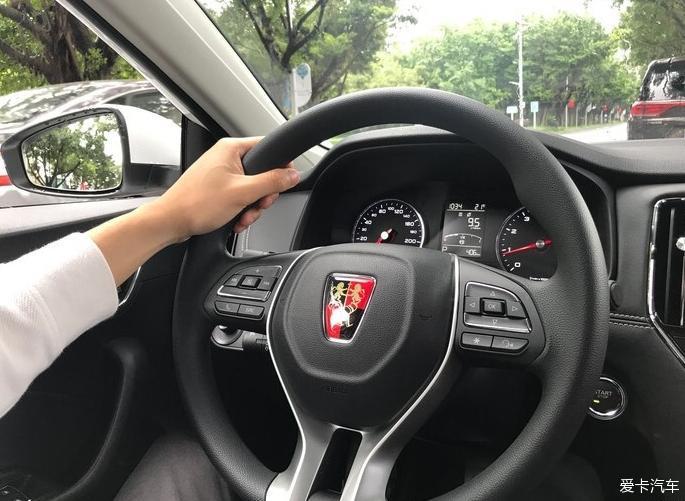 分享荣威i6plus用车感受。