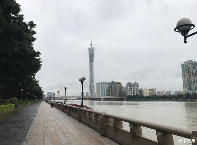 分享荣威i6plus用车感受。