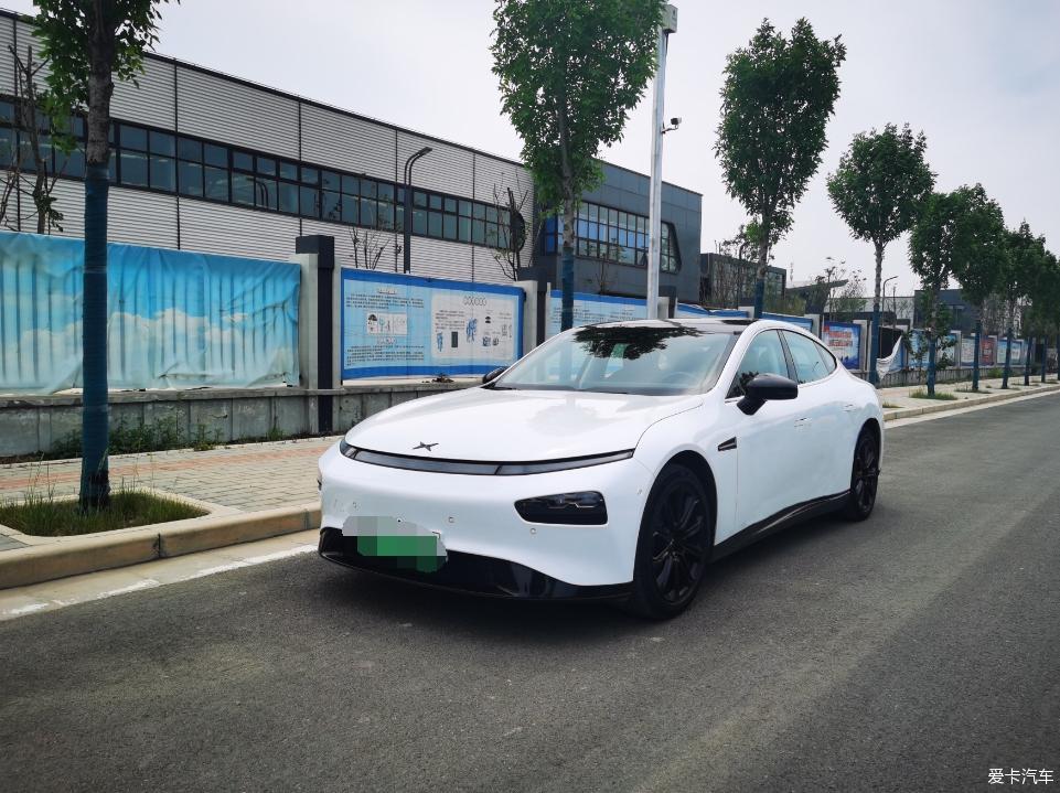 中国版特斯拉model 3 造车新势力小鹏p7