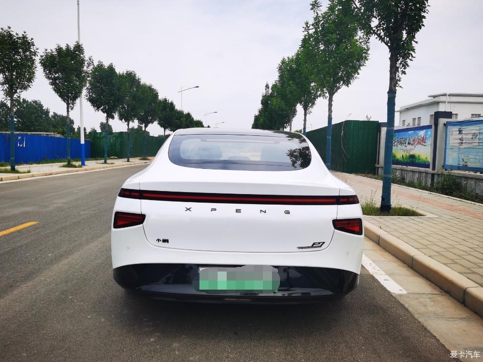 中国版特斯拉model 3 造车新势力小鹏p7