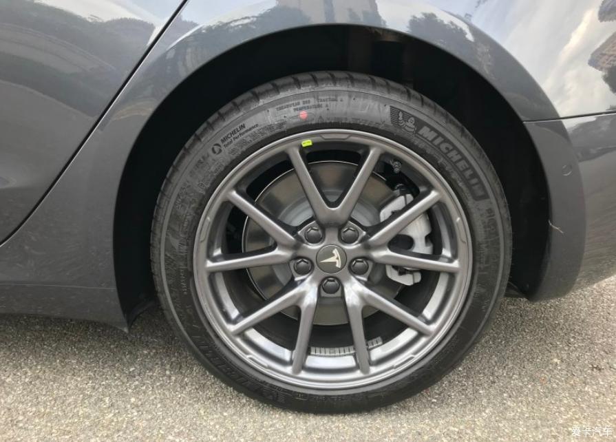 小城市model3的初使用