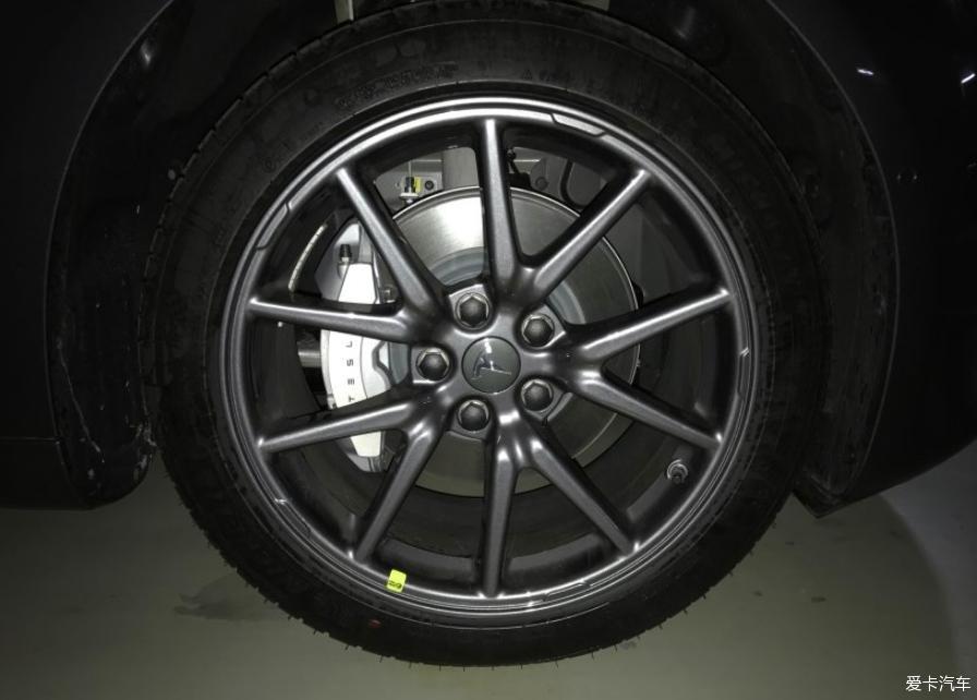 小城市model3的初使用