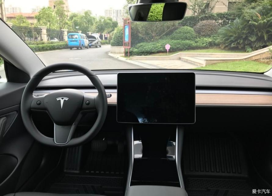 小城市model3的初使用